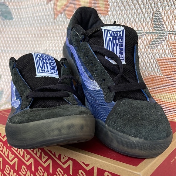 Vans WMNS Evdnt Ultimatewaf
(Deuce) Black/True Blue
VN0ASDY78B2
Sneakers - Picture 10 of 16